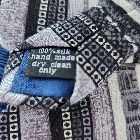 Carlos Devenezia 100% Silk, Hand Made Purple,, Silver & Charcoal Tie - Picture 4 of 8
